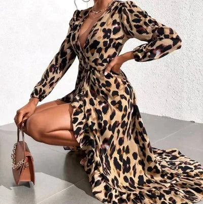 Nyla - Flattering V-Neck Leopard Print Dress