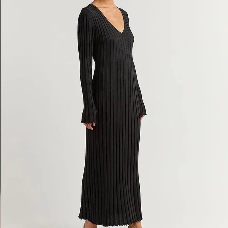 Puck - V-Neck Knitted Long Sleeve Dress