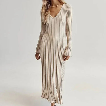 Puck - V-Neck Knitted Long Sleeve Dress