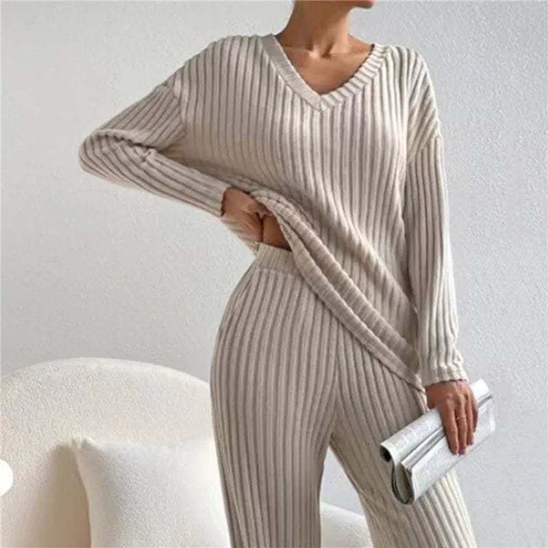 Carrie - Ribbed V-Neck Comfort Set