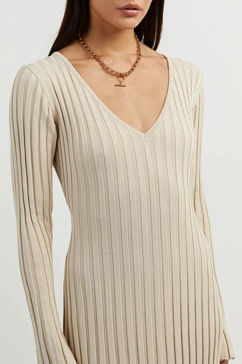 Puck - V-Neck Knitted Long Sleeve Dress