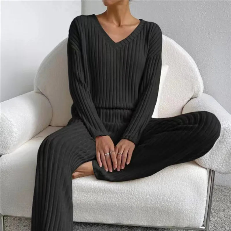 Carrie - Ribbed V-Neck Comfort Set