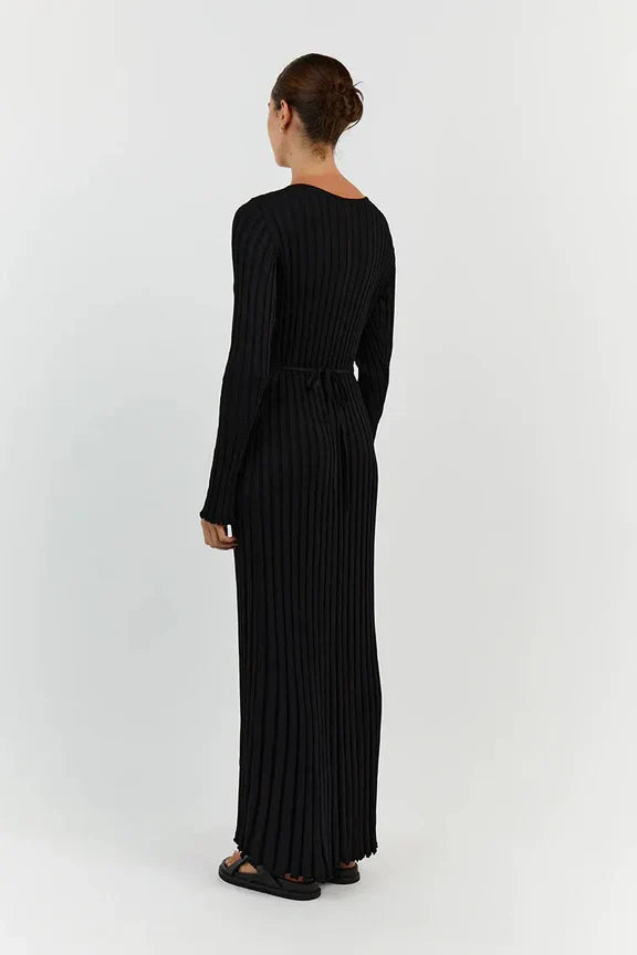 Puck - V-Neck Knitted Long Sleeve Dress