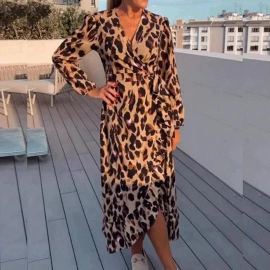 Nyla - Flattering V-Neck Leopard Print Dress