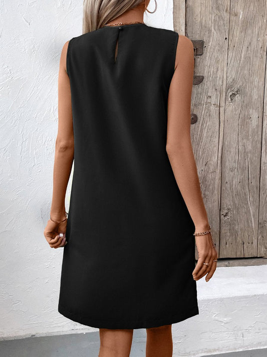 Basic Solid Color Sleeveless Pockets Shift Dress