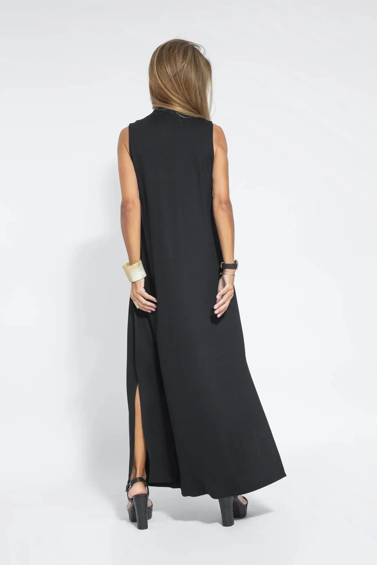 LILA GRACE | SLEEVELESS MAXI DRESS